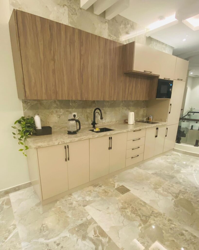 خبرة 25 سنة: ضمان الجودة في الخدمة